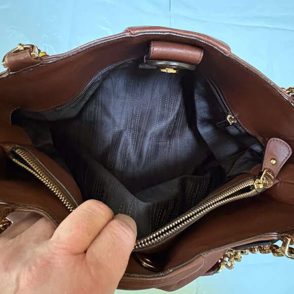 Ferragamo Gancini Brown Leather Shoulder Bag W Gold Hardwear Sz Med $3400 - Picture 6 of 16